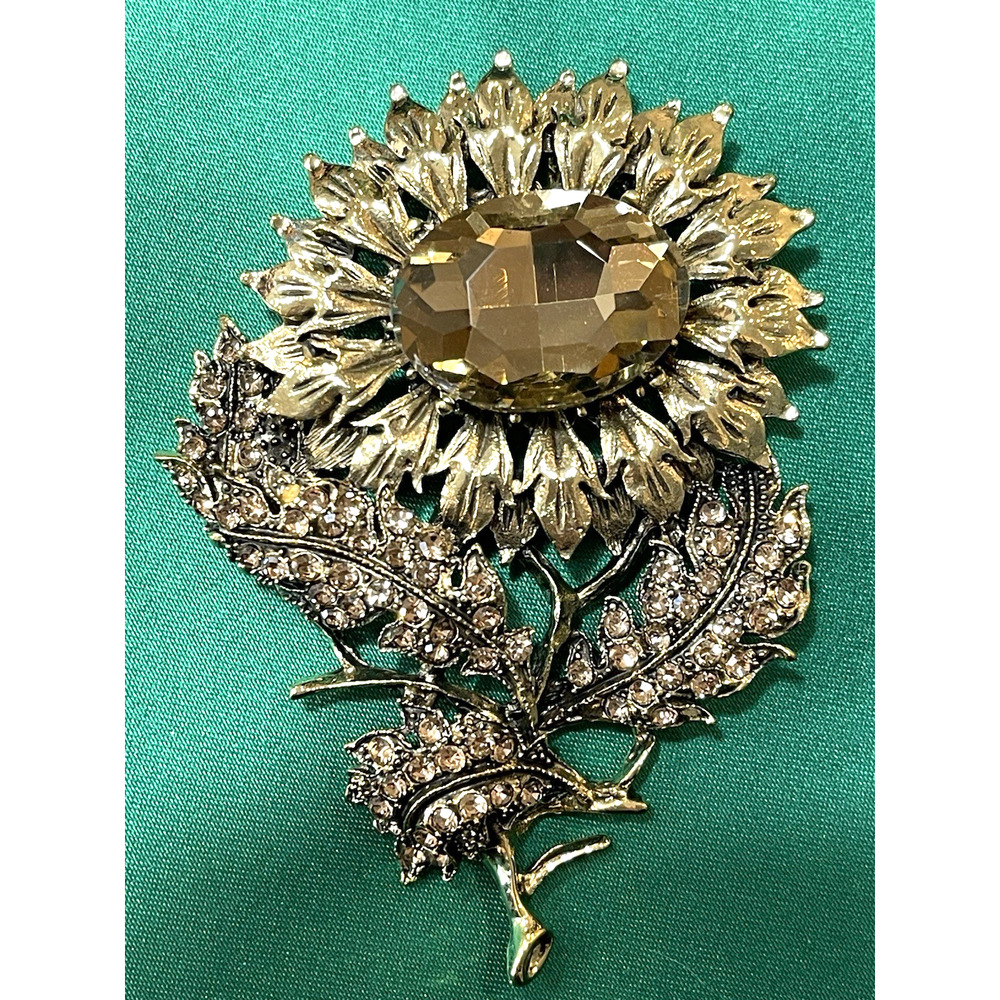 NWOT Gold Tone Sunflower Flower Floral Leaves Rhinestone Crystal Brooch Pin